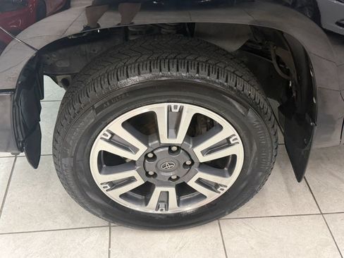 Used 2020 Toyota Tundra Platinum AWD/4WD image 36