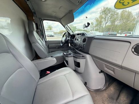 Used 2013 Ford E-450 and Econoline 450 Super Duty w/ PWR Locks & Windows Group RWD image 9