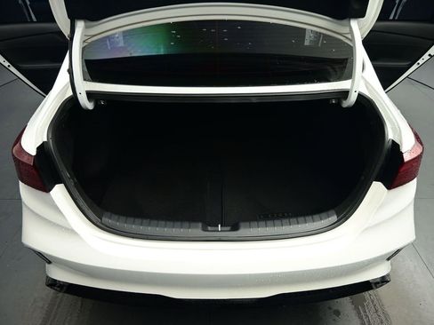 Certified 2024 Kia Forte GT-Line image 34