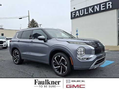 Used 2022 Mitsubishi Outlander SEL image 1