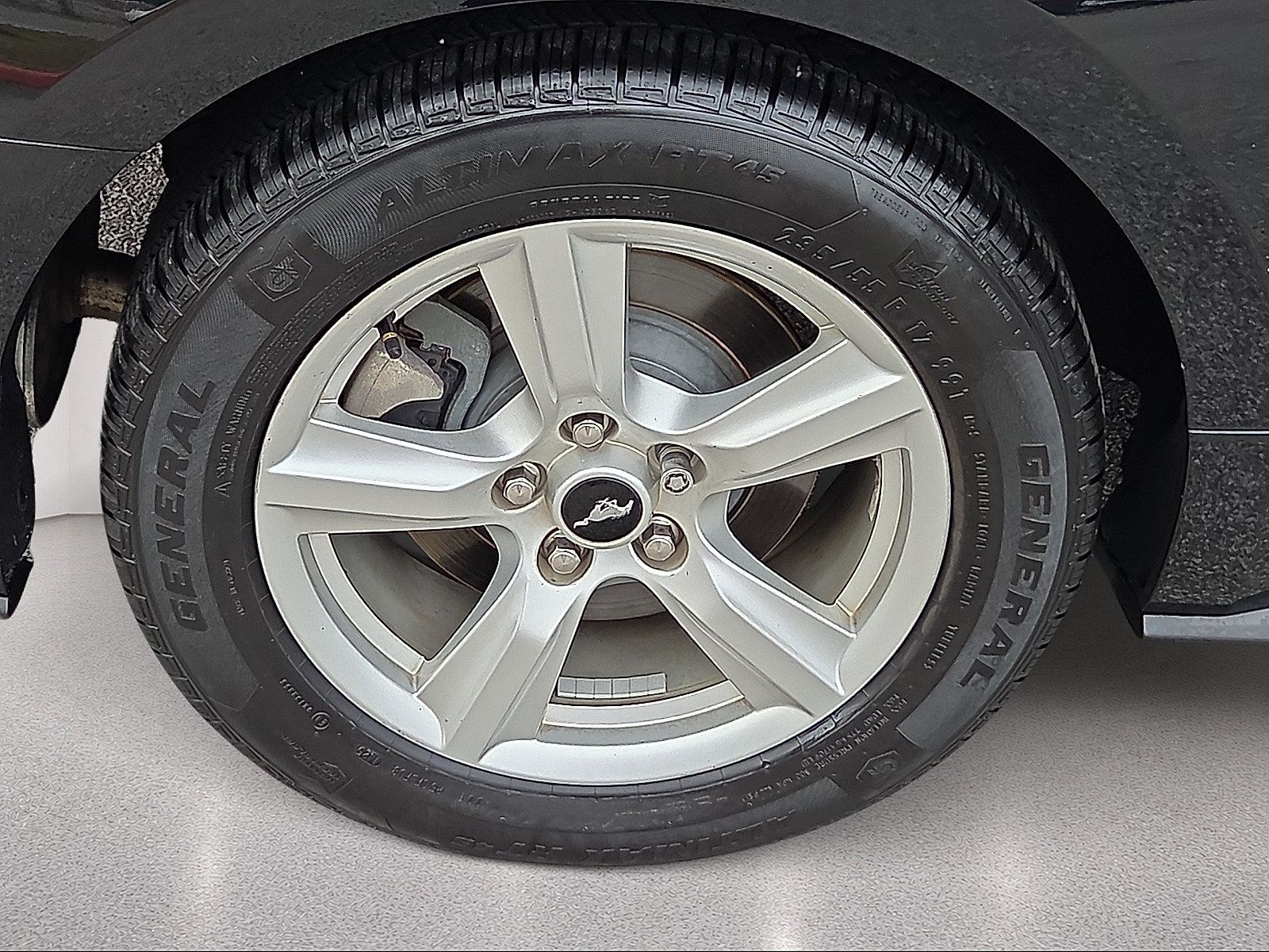 Used 2019 Ford Mustang Coupe RWD image 7