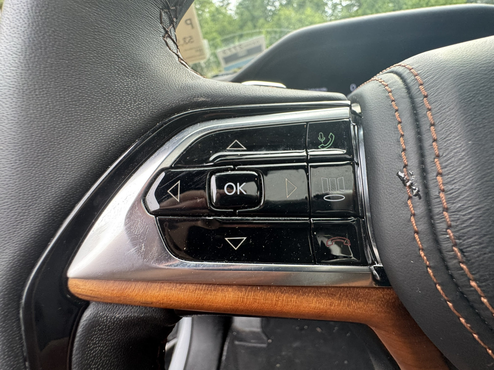 Used 2024 Jeep Grand Cherokee L Summit AWD/4WD image 35