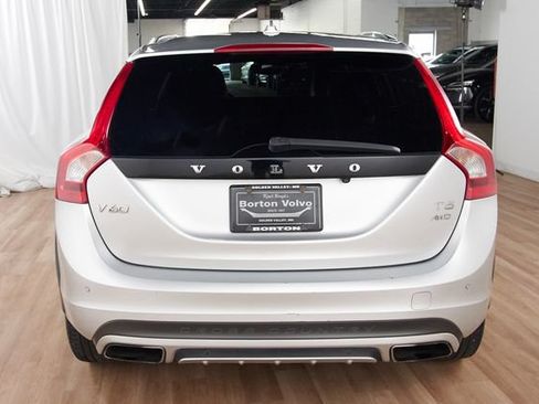Used 2015 Volvo V60 T5 Cross Country w/ Convenience Package AWD/4WD image 4