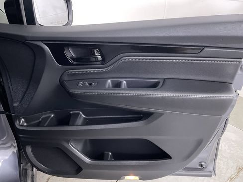 Used 2023 Honda Odyssey Touring image 23
