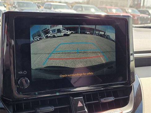 Used 2025 Toyota Corolla LE image 32