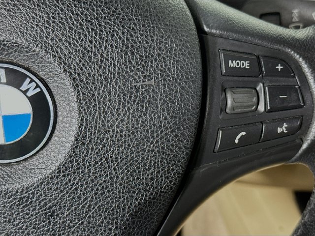 Used 2016 BMW 320i Sedan w/ Driver Assistance Package RWD image 12