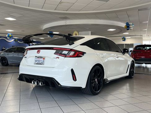 Certified 2025 Honda Civic Type R image 5