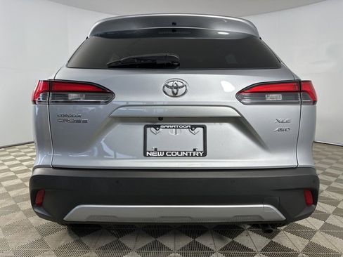 Certified 2022 Toyota Corolla Cross XLE image 6