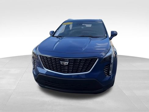 Used 2023 Cadillac XT4 Luxury w/ Cold Weather Package AWD/4WD image 3