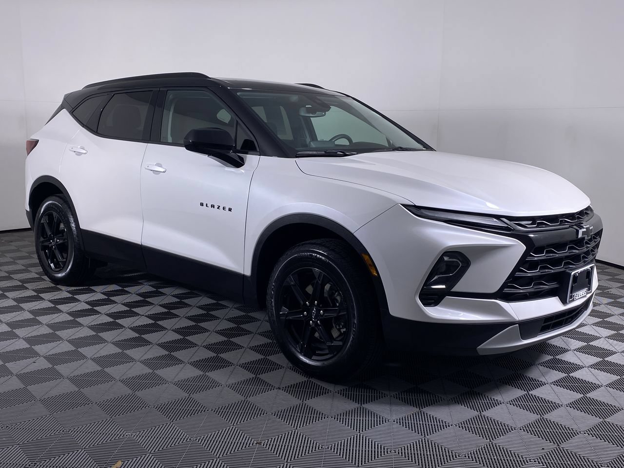 Certified 2025 Chevrolet Blazer LT w/ Convenience Package FWD image 19