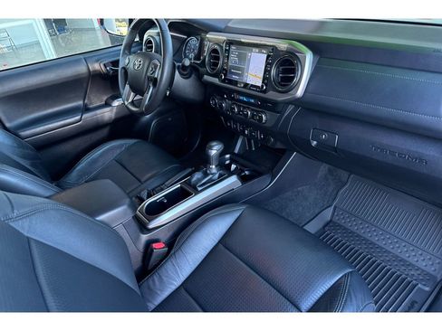 Certified 2021 Toyota Tacoma Limited image 17