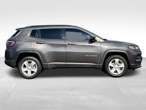 Used 2022 Jeep Compass Latitude AWD/4WD image 8
