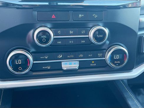 Used 2022 Ford Expedition XLT AWD/4WD image 16