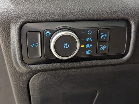 Certified 2024 Ford Explorer XLT w/ Equipment Group 202A image 19