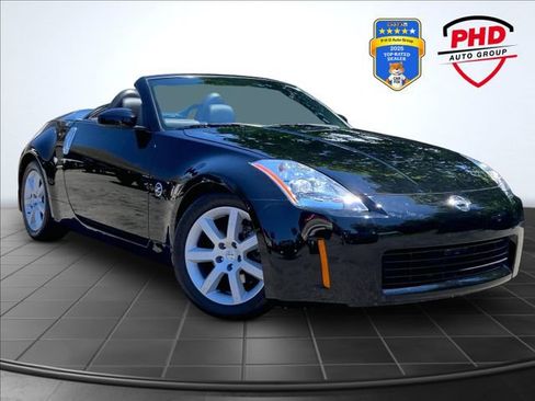 Used 2004 Nissan 350Z Touring RWD image 1