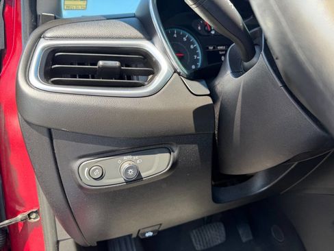 Used 2018 Chevrolet Equinox LT FWD image 14