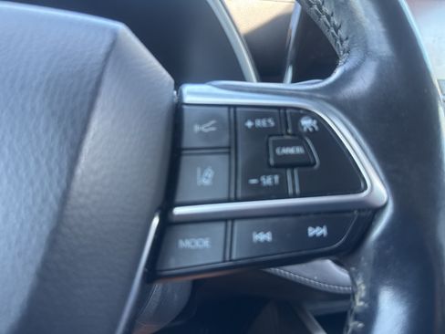 Used 2020 Toyota Highlander XLE AWD/4WD image 27
