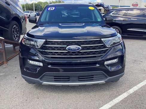 Used 2021 Ford Explorer XLT w/ Equipment Group 202A AWD/4WD image 2