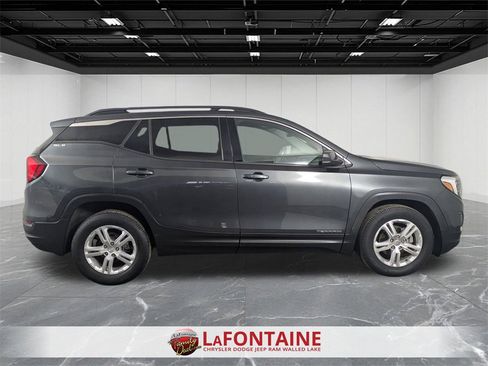 Used 2020 GMC Terrain SLE w/ Driver Convenience Package image 6