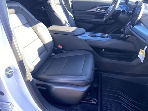 New 2026 Chevrolet Equinox EV LT FWD image 43