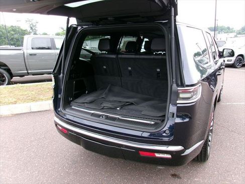 Certified 2025 Jeep Grand Wagoneer 4WD image 18