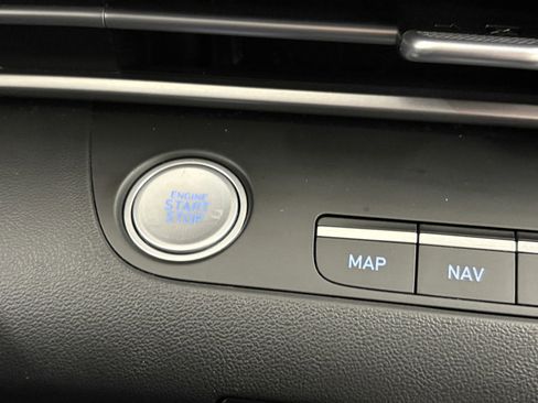 Used 2023 Hyundai Elantra SEL w/ Convenience Package image 17