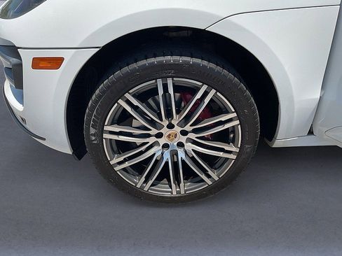 Used 2015 Porsche Macan Turbo AWD/4WD image 3