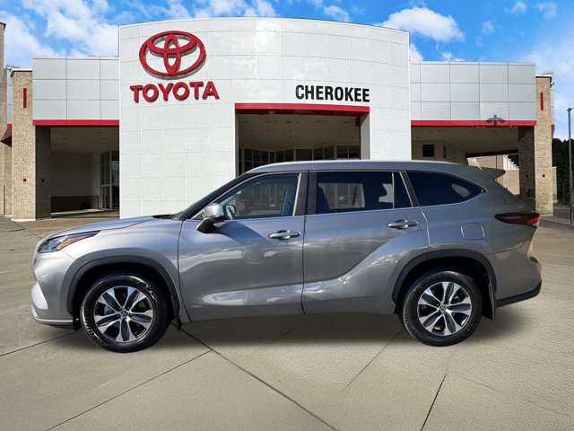 Used 2026 Toyota Highlander XLE AWD/4WD image 8