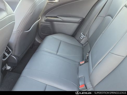 Certified 2022 Lexus UX 200 w/ Accessory Package (Z2) image 27