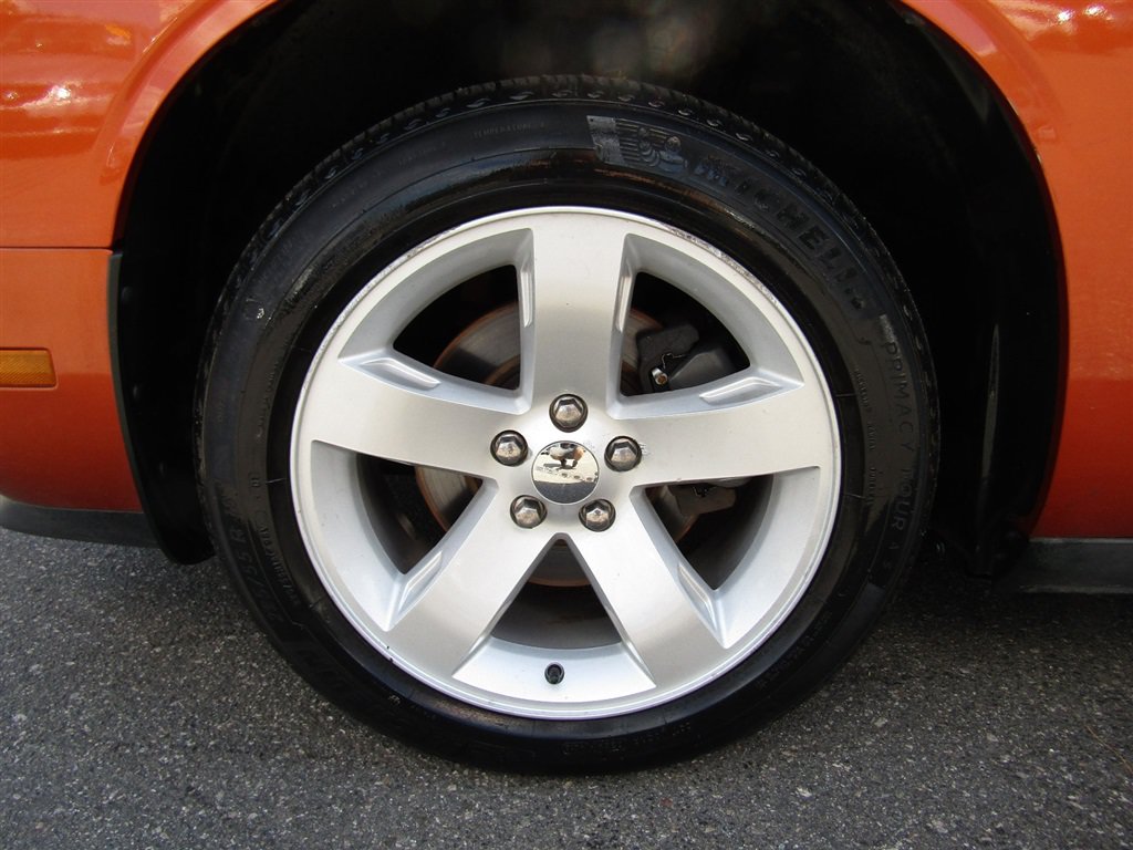 Used 2011 Dodge Challenger RWD image 11
