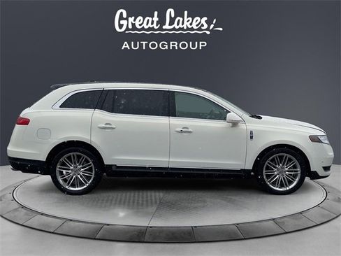 Used 2013 Lincoln MKT AWD image 6