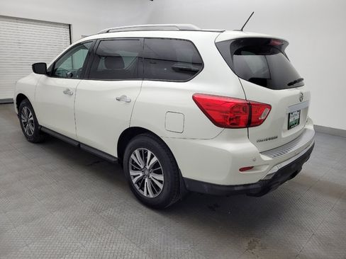 Used 2017 Nissan Pathfinder SV image 3