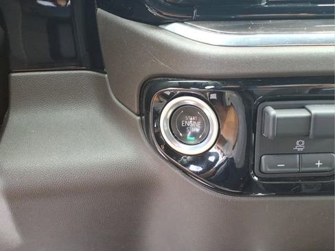 Used 2024 Chevrolet Silverado 1500 LTZ AWD/4WD image 10
