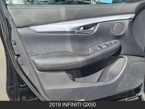 Used 2019 INFINITI QX50 Luxe w/ Navigation Package AWD/4WD image 11