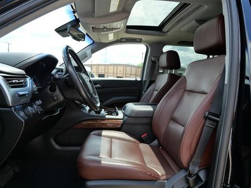Used 2020 Chevrolet Suburban Premier w/ Premier Plus Edition AWD/4WD image 10