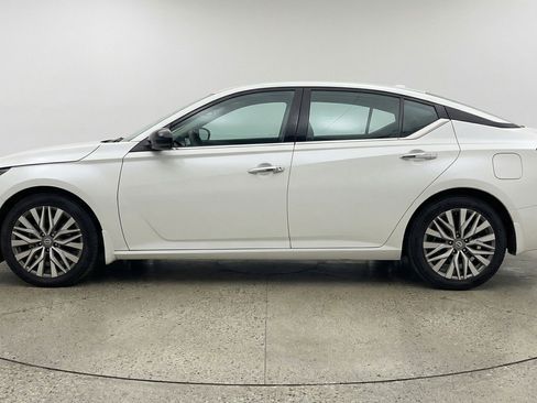 Used 2025 Nissan Altima 2.5 SV image 5