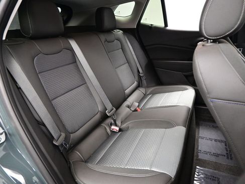 Used 2025 Chevrolet Trax LT w/ Driver Confidence Package FWD image 31