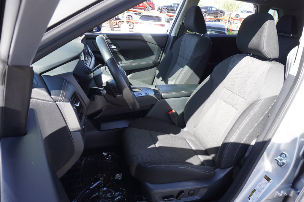 Certified 2025 Nissan Rogue SV FWD image 13