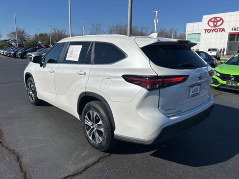 Used 2024 Toyota Highlander XLE image 19