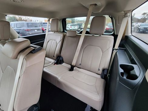 Used 2023 Ford Expedition Max Limited image 16