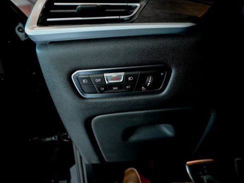 Used 2021 BMW X7 M50i w/ Executive Package image 51