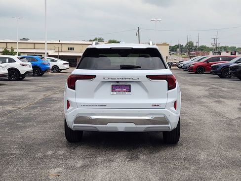 New 2026 GMC Terrain Denali w/ LPO, Floor Liner Package image 8