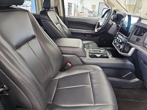 Used 2024 Ford Expedition XLT AWD/4WD image 10