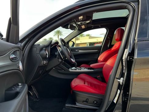 Used 2024 Alfa Romeo Stelvio Veloce image 15