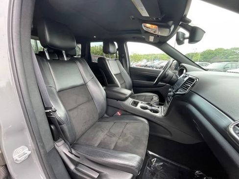 Used 2019 Jeep Grand Cherokee Altitude AWD/4WD image 30