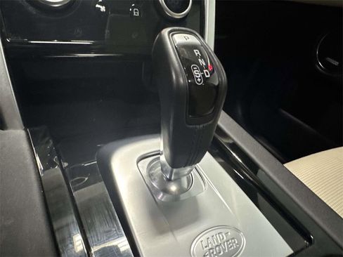 Used 2023 Land Rover Discovery Sport SE image 27