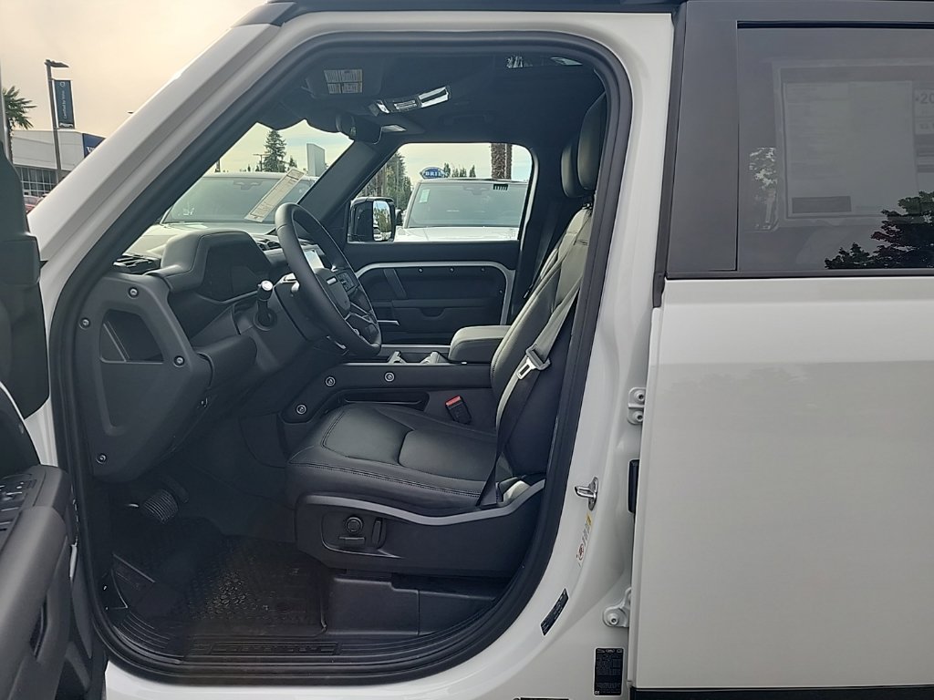 New 2026 Land Rover Defender 110 X-Dynamic SE AWD/4WD image 8