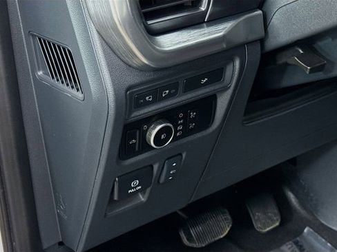 Used 2023 Ford F150 Lariat w/ Trailer Tow Package image 10