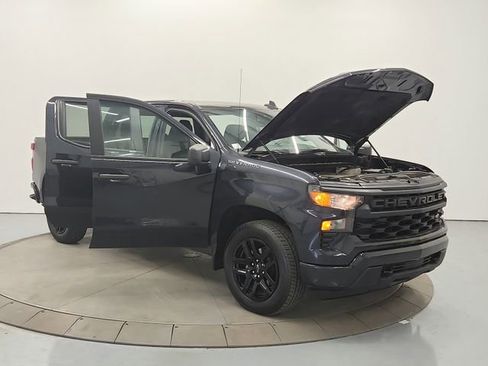 Used 2023 Chevrolet Silverado 1500 Custom w/ LPO, Dark Essentials Package RWD image 9