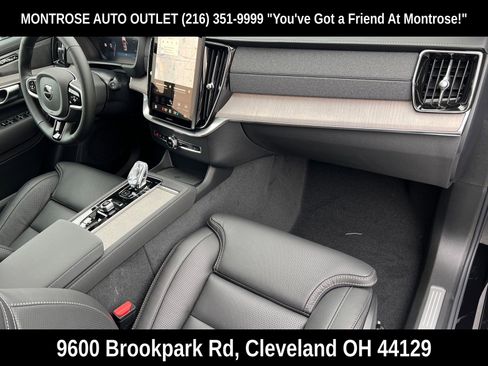 New 2026 Volvo XC90 B6 Ultra w/ Protection Package image 18